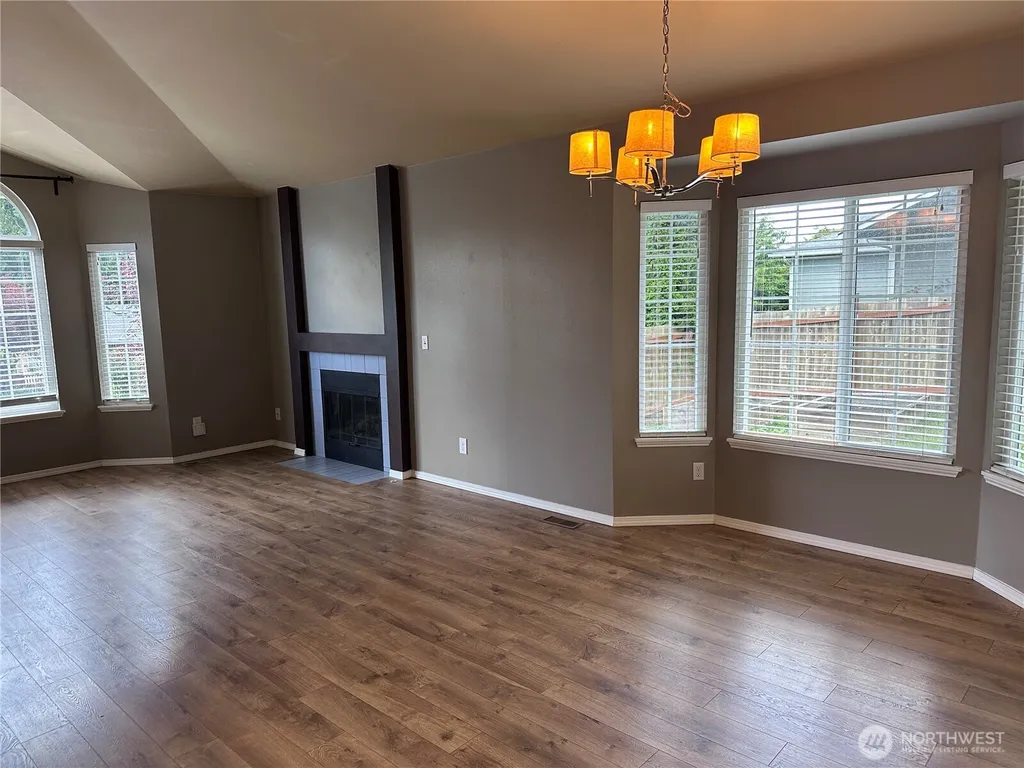 5303 75 Avenue NE Marysville WA 98270