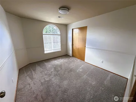 5303 75 Avenue NE Marysville WA 98270