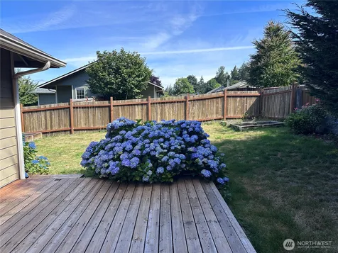 5303 75 Avenue NE Marysville WA 98270