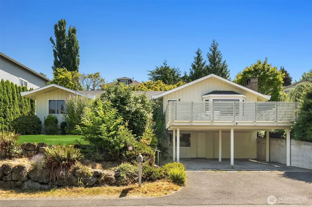 4744 44th Avenue NE Seattle WA 98105