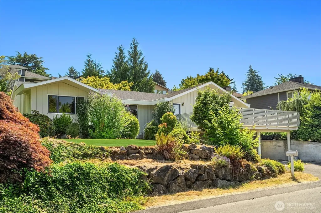 4744 44th Avenue NE Seattle WA 98105