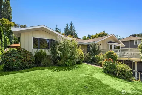 4744 44th Avenue NE Seattle WA 98105