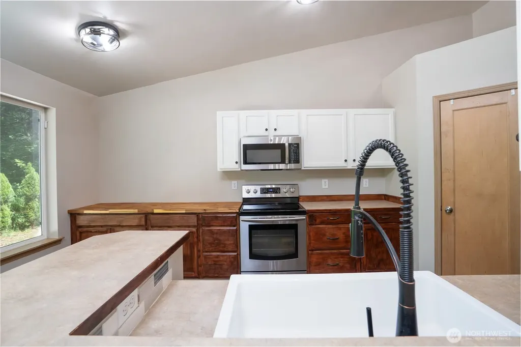 33110 27th Avenue E Roy WA 98580