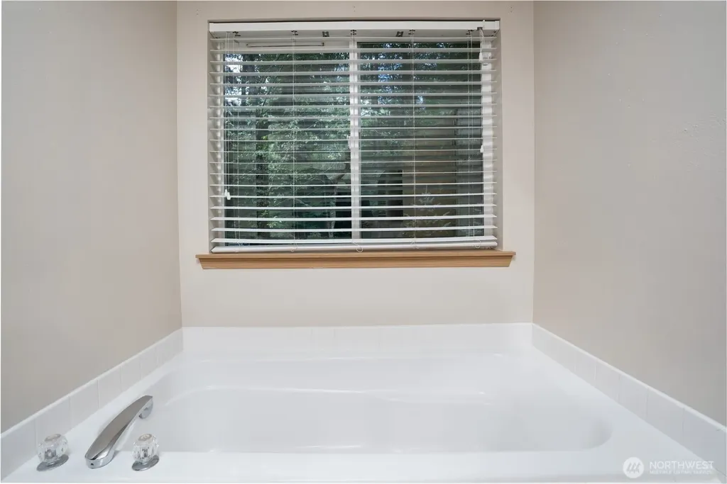 33110 27th Avenue E Roy WA 98580
