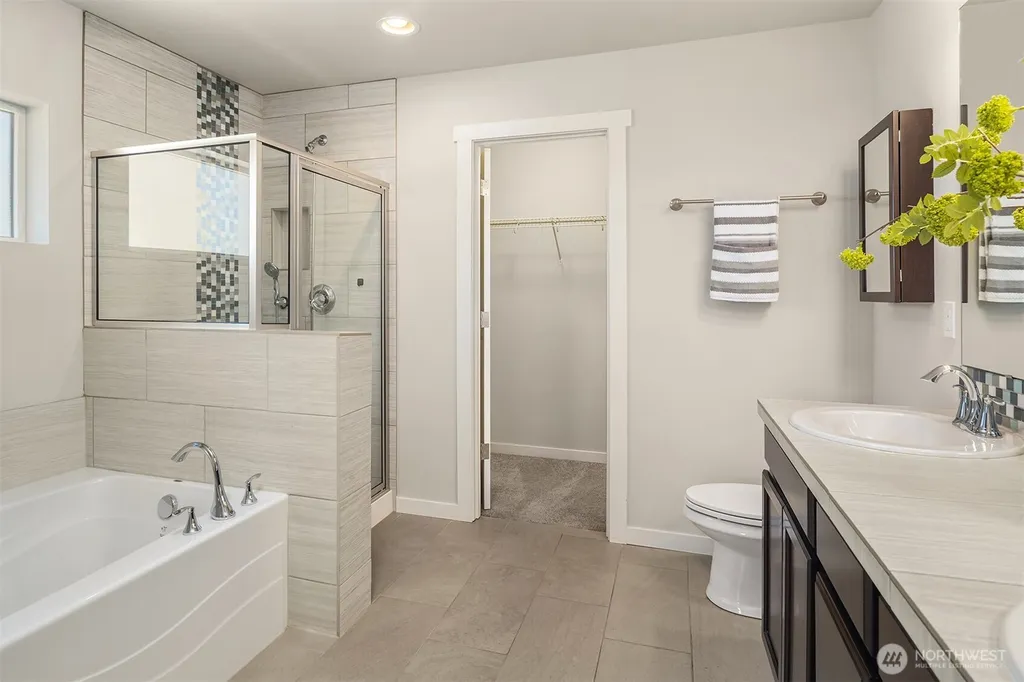 213 157th Place SW Lynnwood WA 98087
