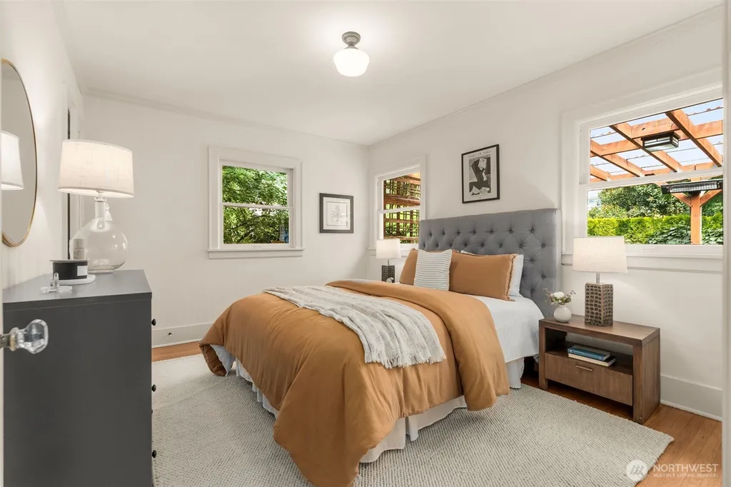 1914 3rd Avenue N Seattle WA 98109