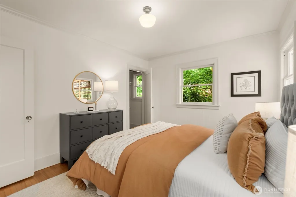 1914 3rd Avenue N Seattle WA 98109