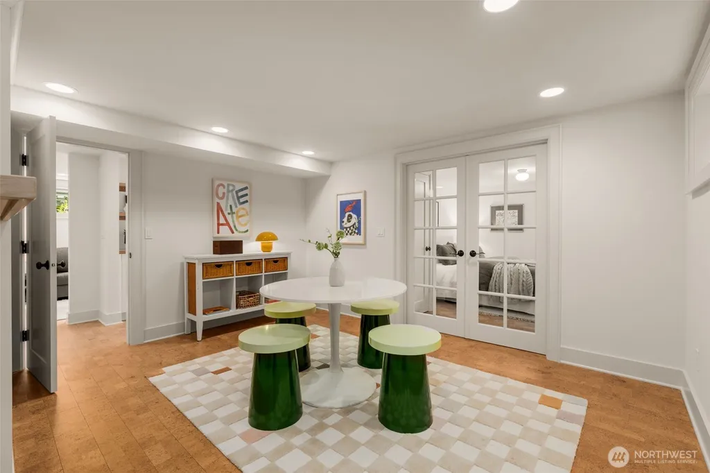 1914 3rd Avenue N Seattle WA 98109