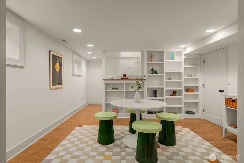 1914 3rd Avenue N Seattle WA 98109
