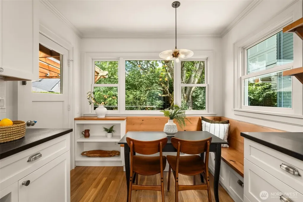 1914 3rd Avenue N Seattle WA 98109