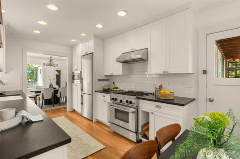 1914 3rd Avenue N Seattle WA 98109