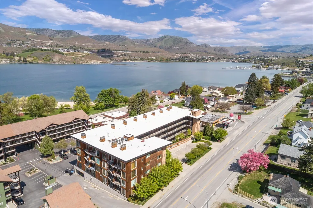 2220 W Woodin Chelan WA 98816