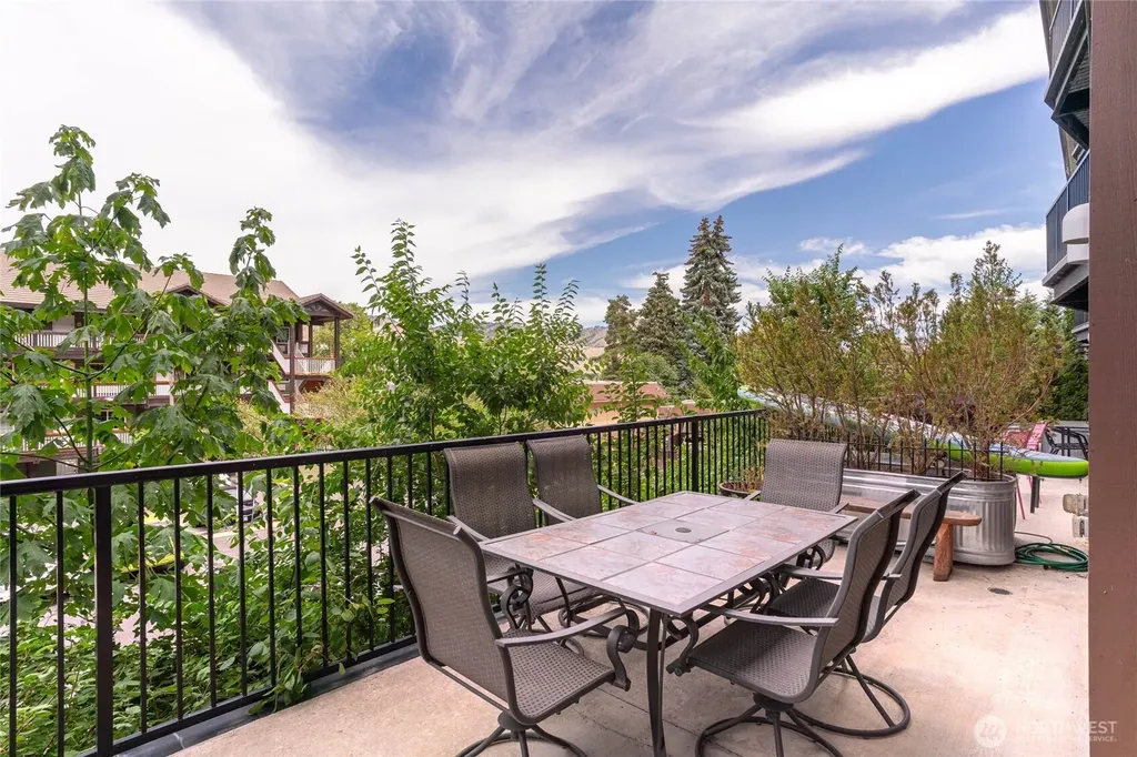 2220 W Woodin Chelan WA 98816