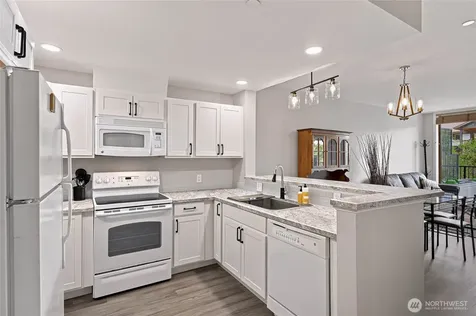 2220 W Woodin Chelan WA 98816