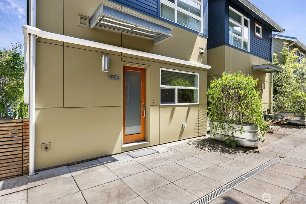 209 27th Avenue E Seattle WA 98112