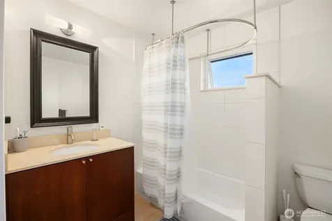 209 27th Avenue E Seattle WA 98112