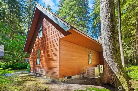 7082 Rainier Way Glacier WA 98244