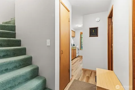 7082 Rainier Way Glacier WA 98244