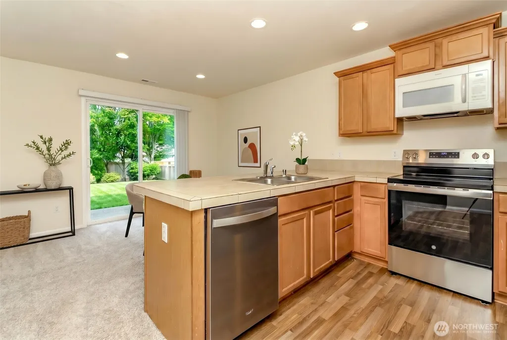 3692 London Loop NE Lacey WA 98516