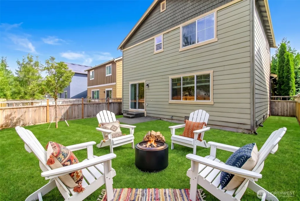 3692 London Loop NE Lacey WA 98516