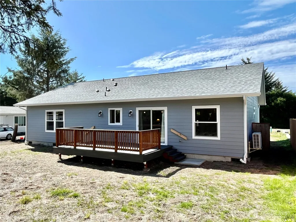 382 S Wynoochee Drive SW Ocean Shores WA 98569
