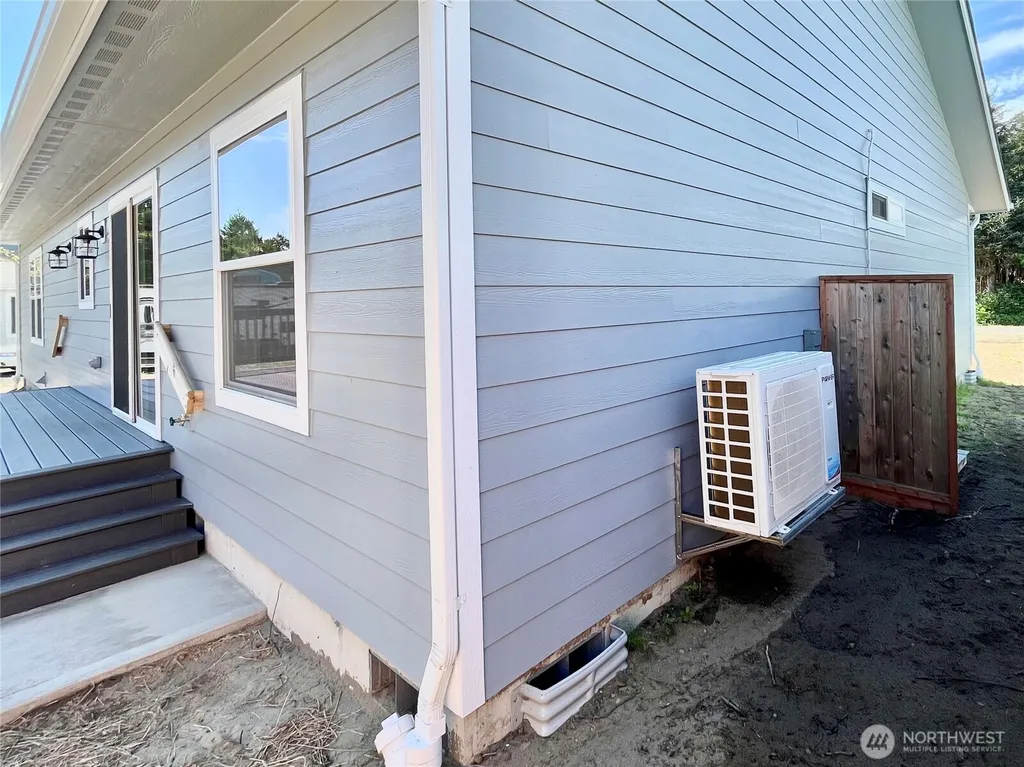 382 S Wynoochee Drive SW Ocean Shores WA 98569