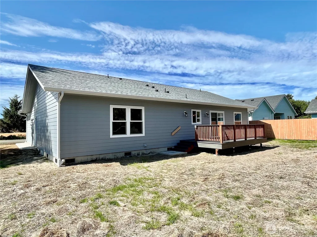 382 S Wynoochee Drive SW Ocean Shores WA 98569