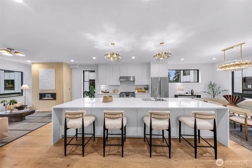 19218 77th Court NE Kenmore WA 98028