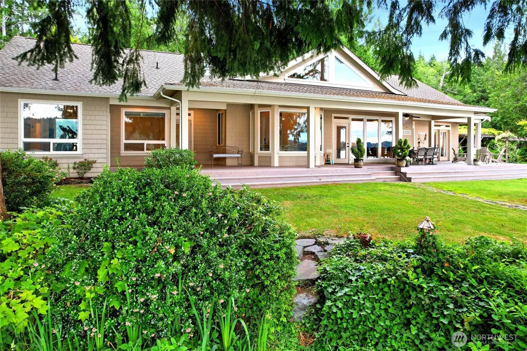 2860 E State Route 302 Belfair WA 98528