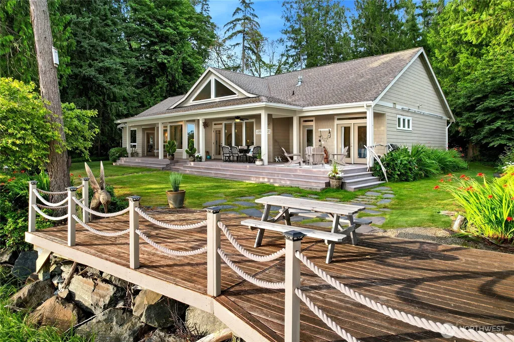 2860 E State Route 302 Belfair WA 98528