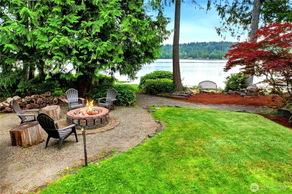 2860 E State Route 302 Belfair WA 98528