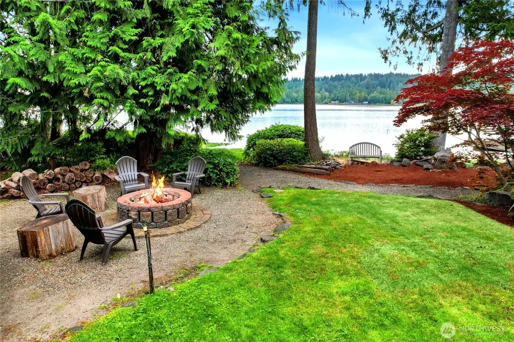 2860 E State Route 302 Belfair WA 98528