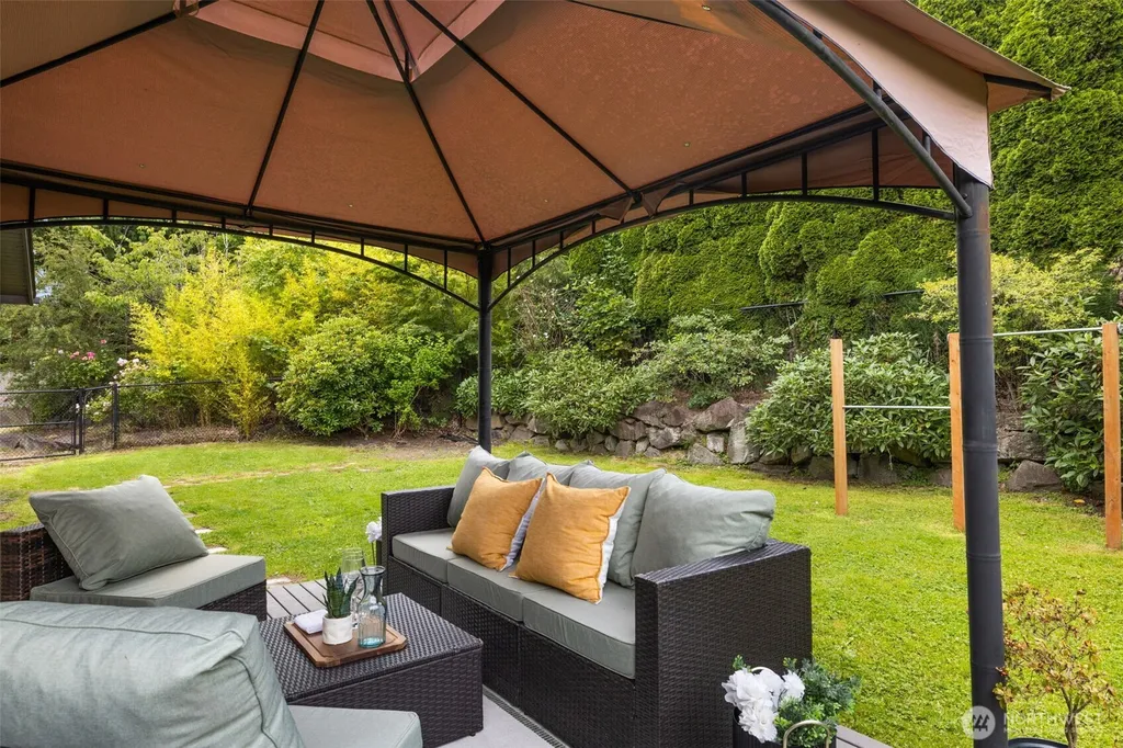 17021 76th Avenue W Edmonds WA 98026