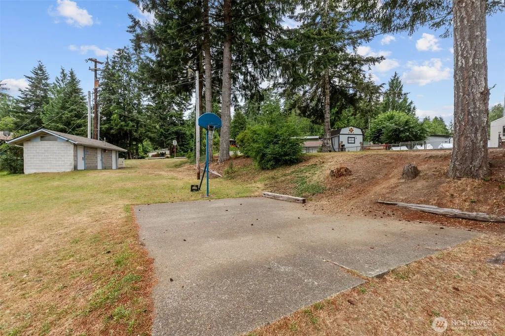 1620 W Star Lake Drive Elma WA 98541