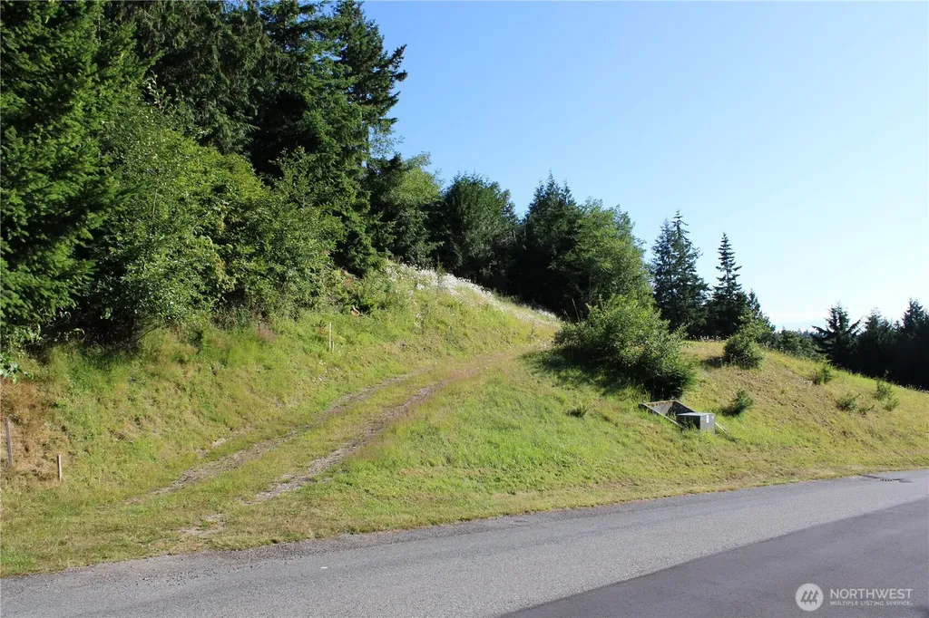 1076 Malvern Hills Drive Camano Island WA 98282