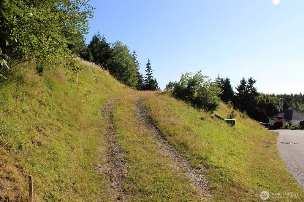 1076 Malvern Hills Drive Camano Island WA 98282