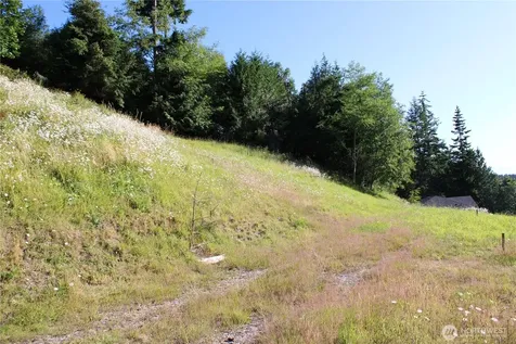 1076 Malvern Hills Drive Camano Island WA 98282