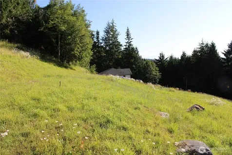 1076 Malvern Hills Drive Camano Island WA 98282