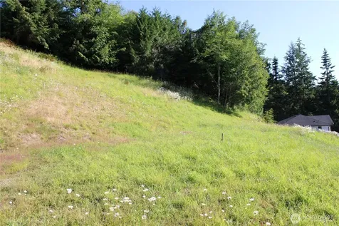 1076 Malvern Hills Drive Camano Island WA 98282