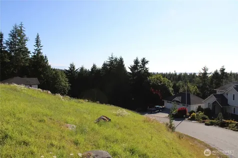 1076 Malvern Hills Drive Camano Island WA 98282