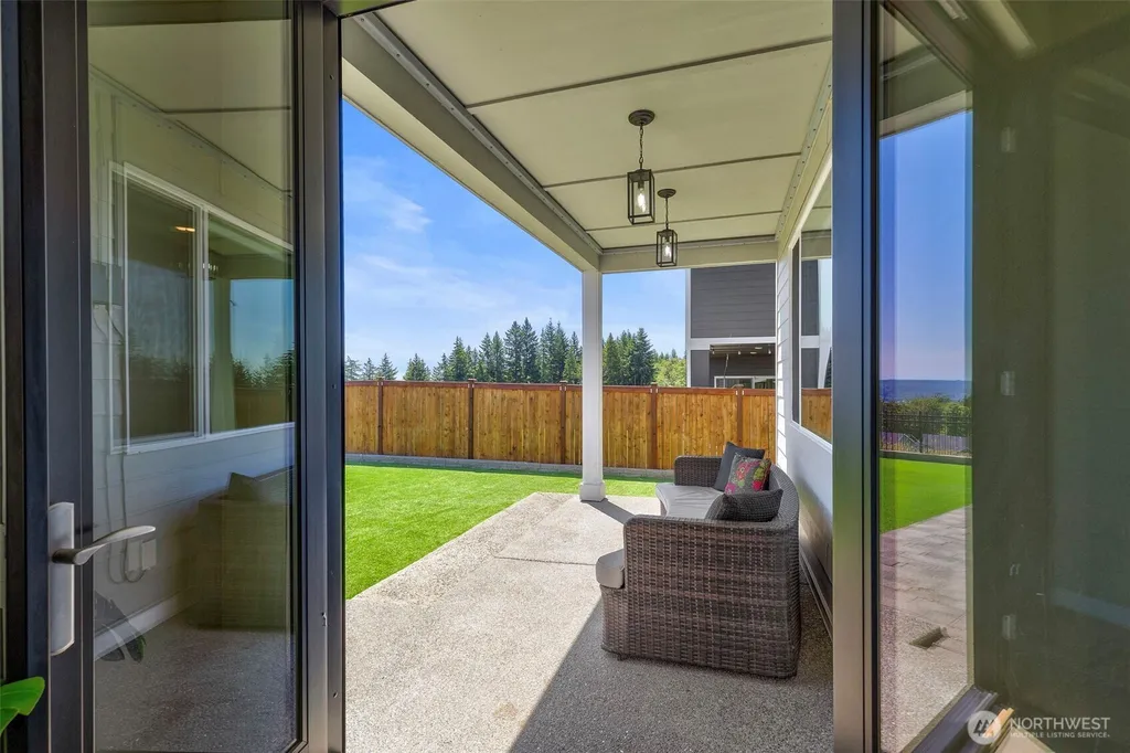 1331 Baker Heights Bremerton WA 98312