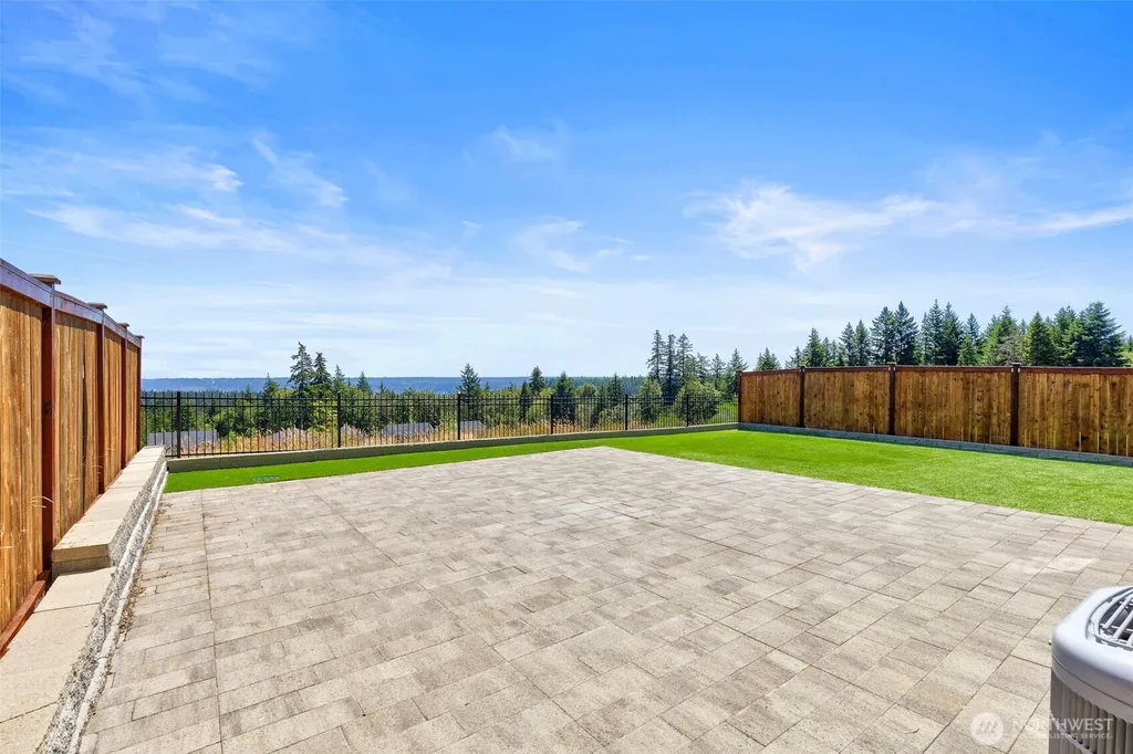 1331 Baker Heights Bremerton WA 98312
