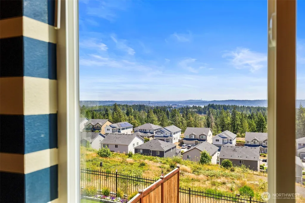 1331 Baker Heights Bremerton WA 98312