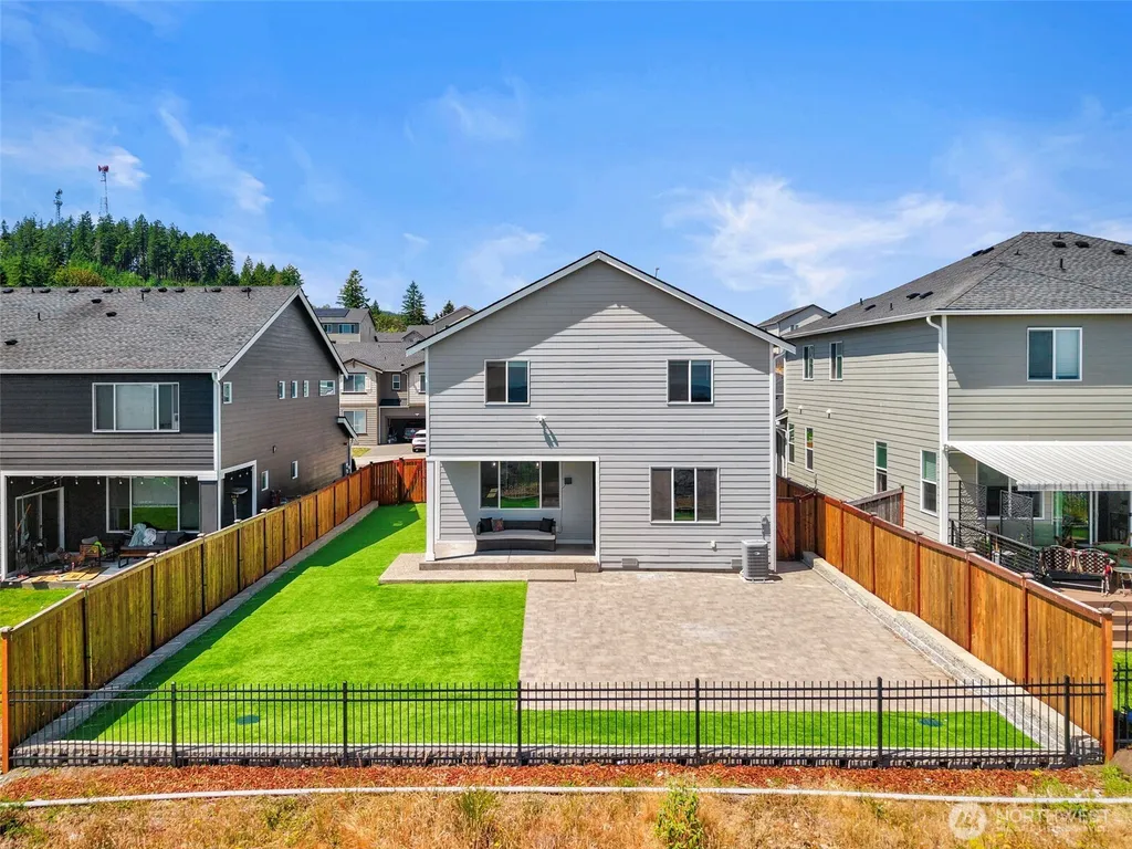 1331 Baker Heights Bremerton WA 98312