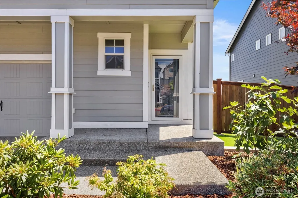 1331 Baker Heights Bremerton WA 98312