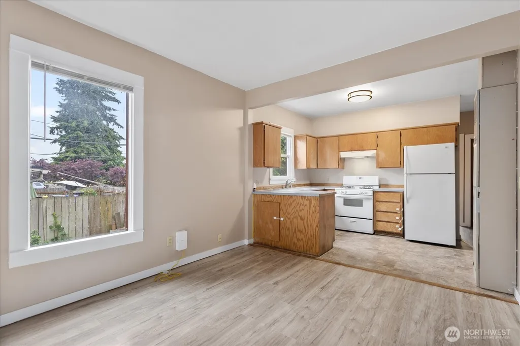 2307 Rockefeller Everett WA 98201