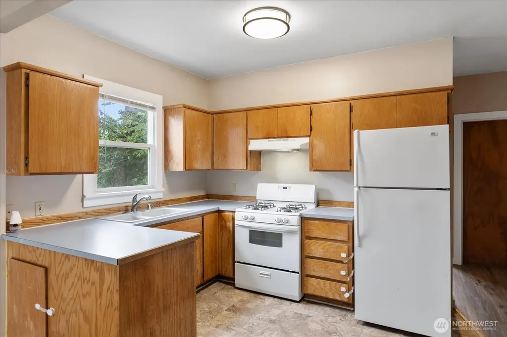 2307 Rockefeller Everett WA 98201