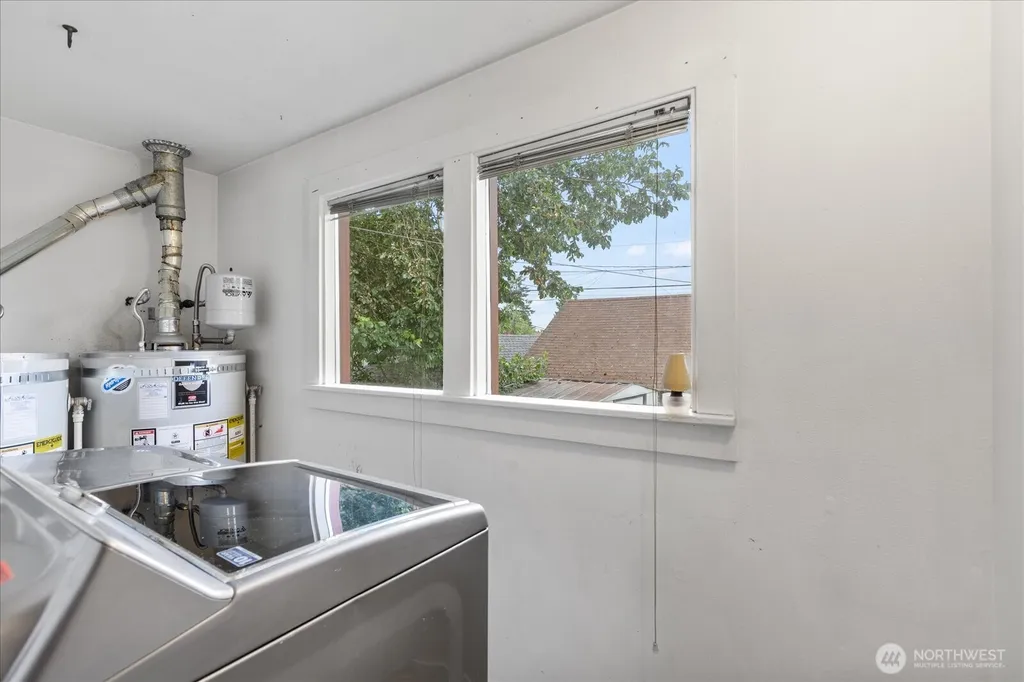 2307 Rockefeller Avenue Everett WA 98201