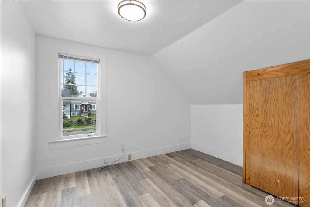 2307 Rockefeller Everett WA 98201