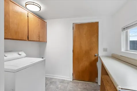 2307 Rockefeller Everett WA 98201